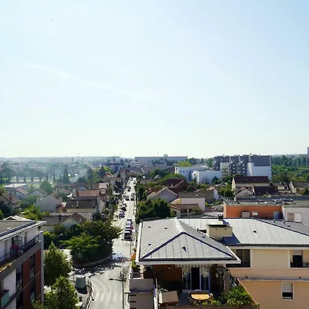 아파트 Hostnfly - Splendid Bright Appt With Beautiful Balcony 보비니